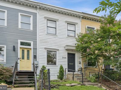 244 10th St NE, Washington, DC, 20002