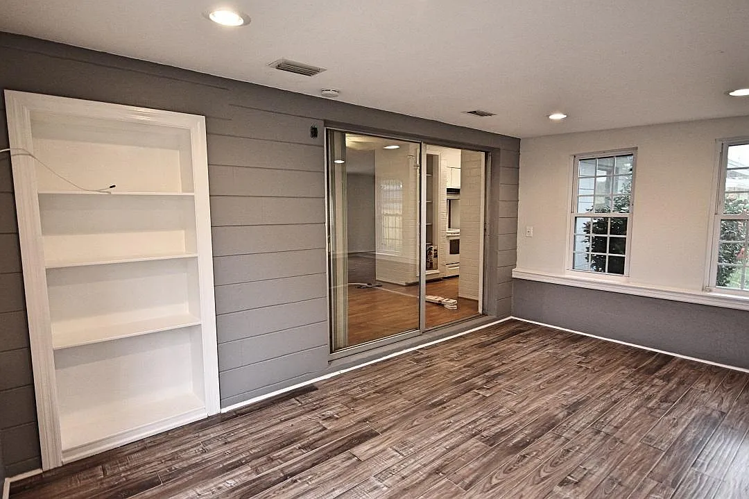2 bed, 1219 sqft, $2,200 — Photo 2