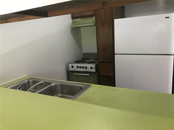 3rd image of 3903 Peterson Ave APT 103