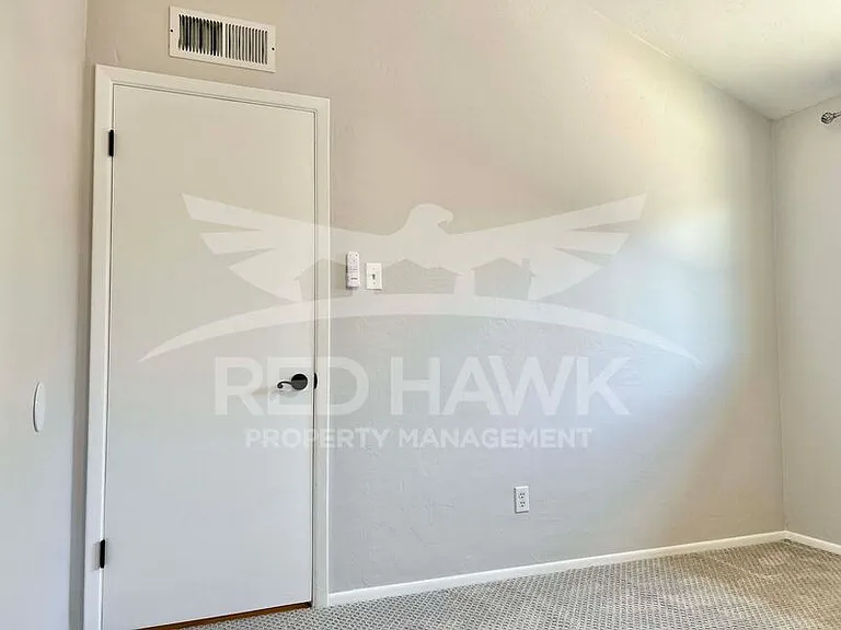 6607 E Sheridan St — Photo 26