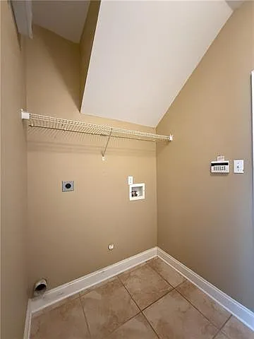 3 bed, 2.0 bath, 1570 sqft, $1,800 — Photo 4