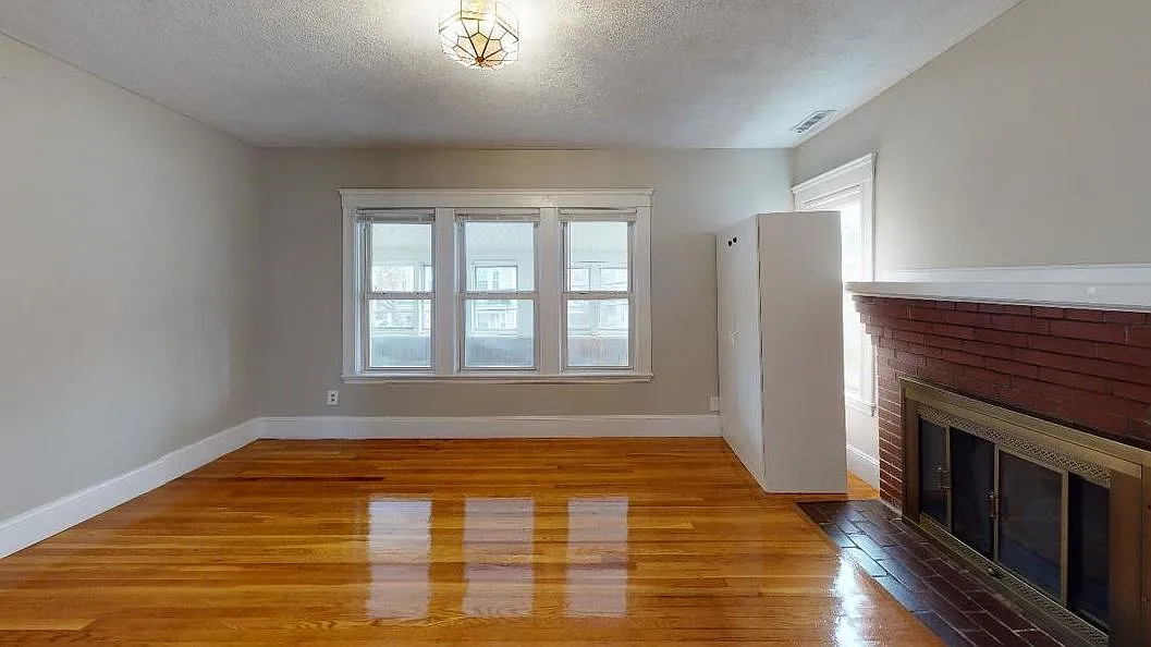 74 Harlow Street Unit 1 — Photo 4