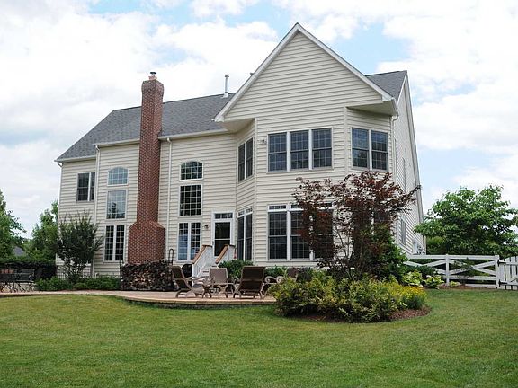 3rd image of 5794 Gilesburg Dr