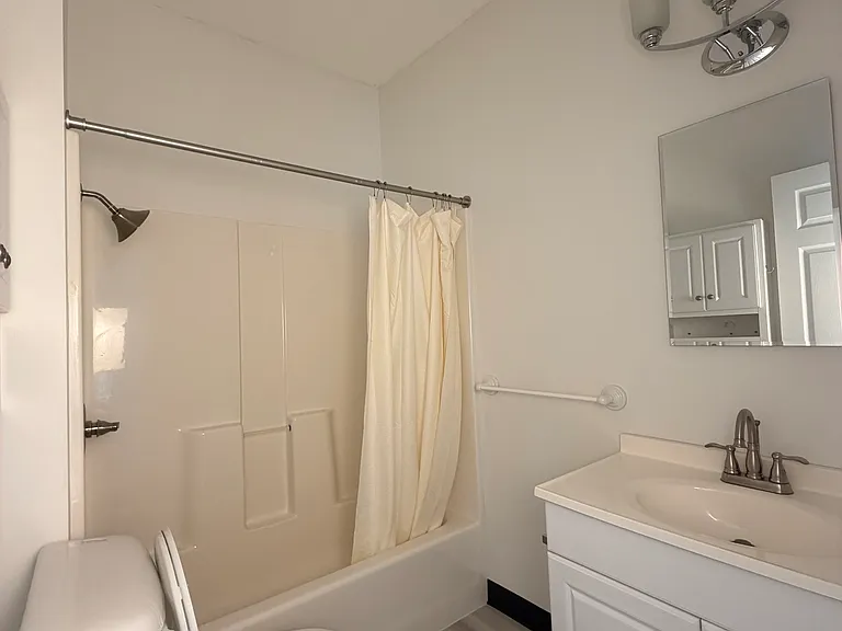3850-3852 De Tonty St #3852A — Photo 8