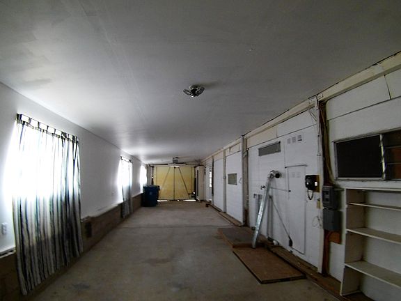 5th image of 1070 Sahuaro Dr