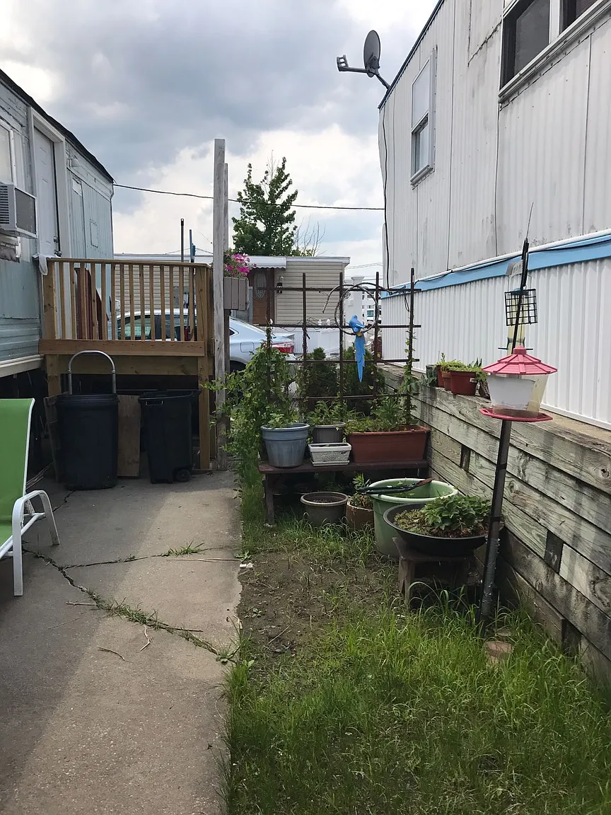 44 Helen Dr photo 1