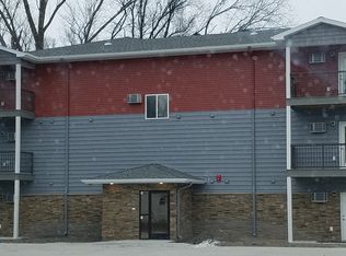 Rhett's Row, Fargo, ND 58102