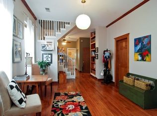 1460 W Huron St #2F, Chicago, IL 60642