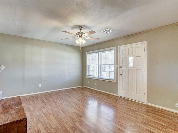 4th image of 4604 SE 26th St