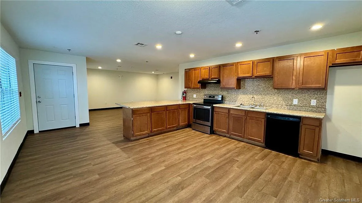 4 bed, 1642 sqft, $1,350 — Photo 3