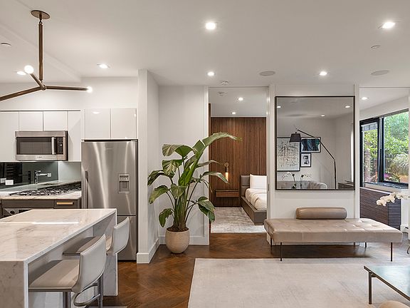 2nd image of 505 W 47th St #1GS