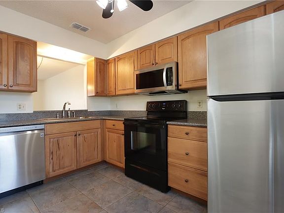 5th image of 25484 Cockleshell Dr APT 901