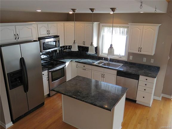 5th image of 251 White Oak Ter