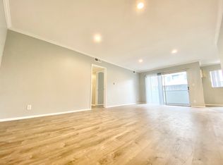 703 S Hobart Blvd #202, Los Angeles, CA 90005