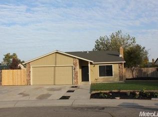 325 Lannis Ct, Ripon, CA 95366