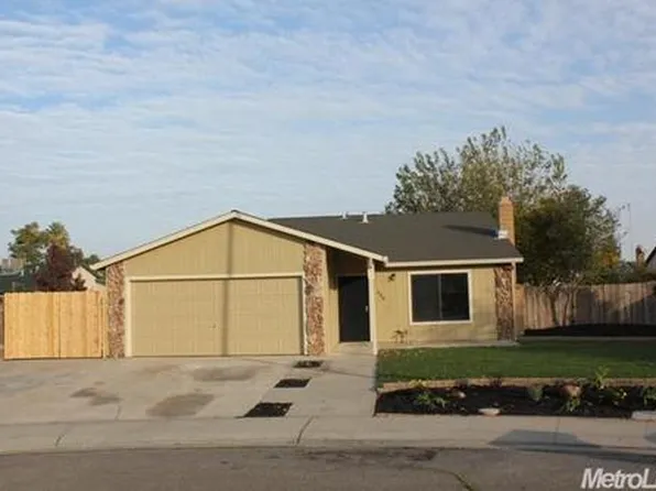 325 Lannis Ct, Ripon, CA 95366