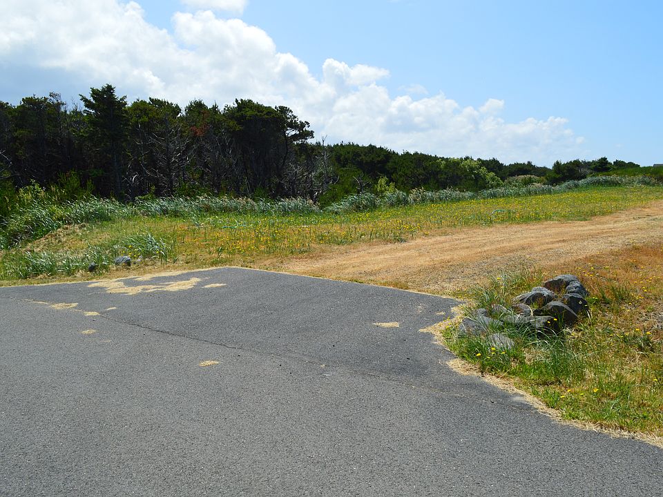 Lot 9 Entrance
