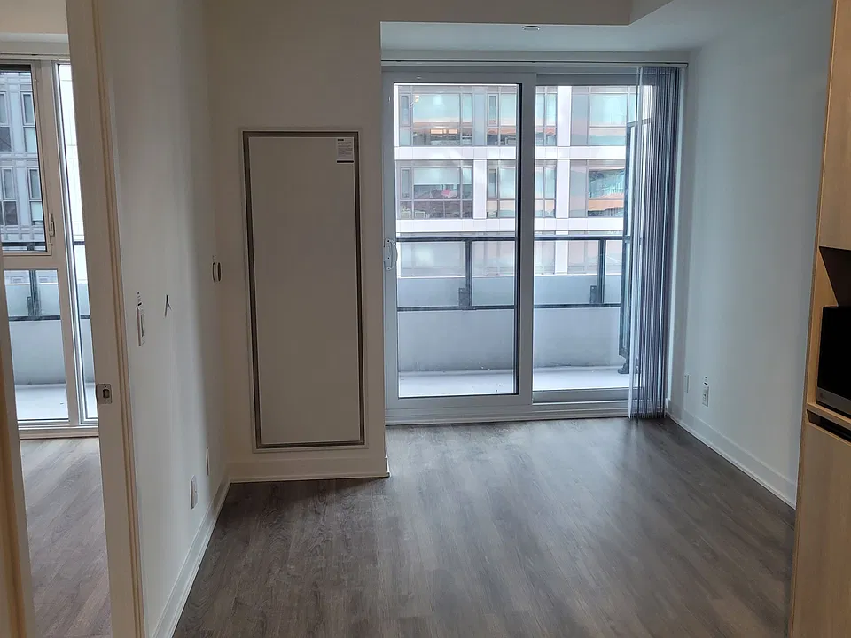 180 Front St E #610