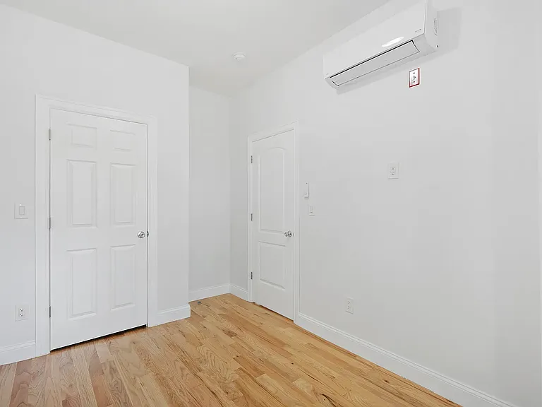 263 Halsey St #2R — Photo 8