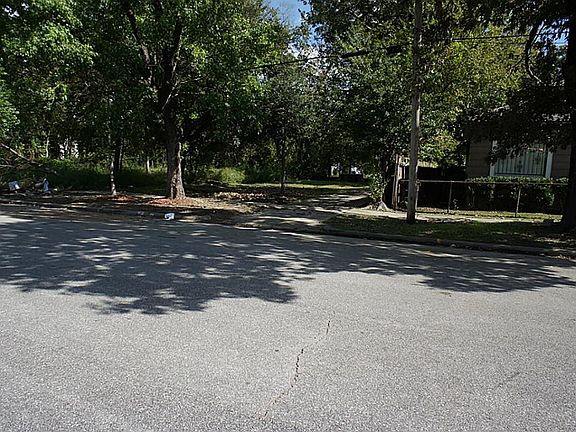 4th image of 3107 Saint Charles St