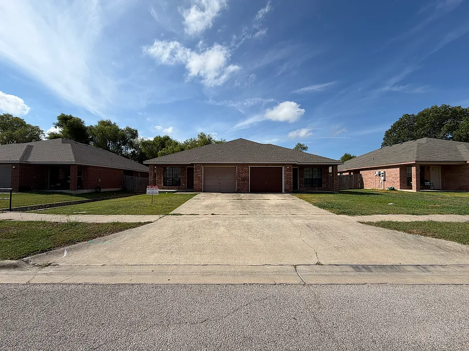 1502 Nicholas Cir #A