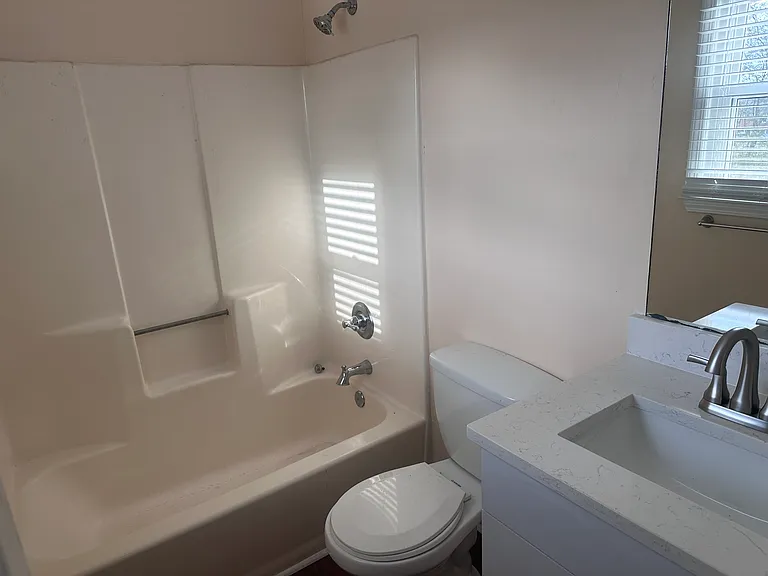 1002 Carla Pl — Photo 3