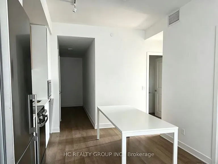 50 Upper Mall Way #1802 — Photo 10