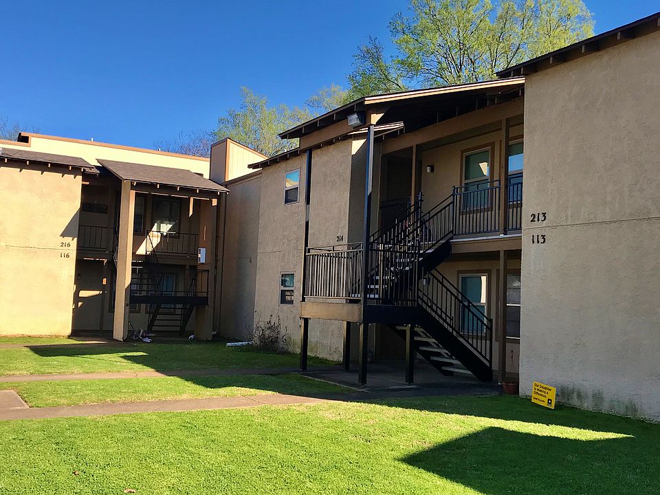 1st image of 200 Carmon Ct #212
