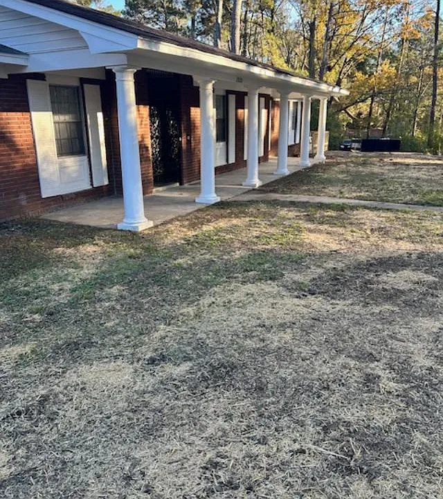 2020 Castle Hill Dr