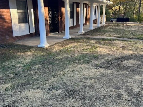 2020 Castle Hill Dr, Jackson, MS 39204
