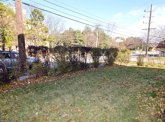 3rd image of 9156 Lincolnwood Dr #0