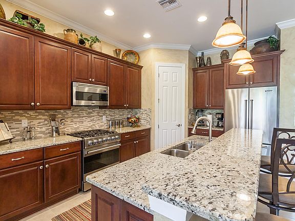 5th image of 129 Burano Ct