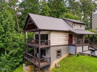 827 Kings Way, Gatlinburg, TN 37738