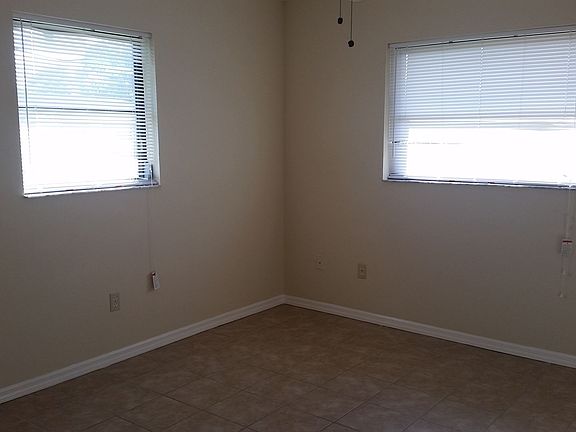 5th image of 241B Lomond Dr