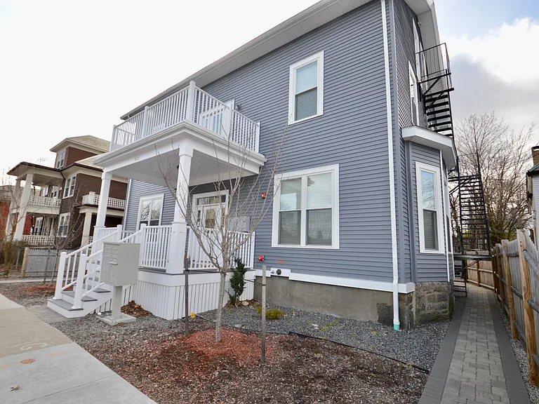 405 S Huntington Ave #2R — Photo 15