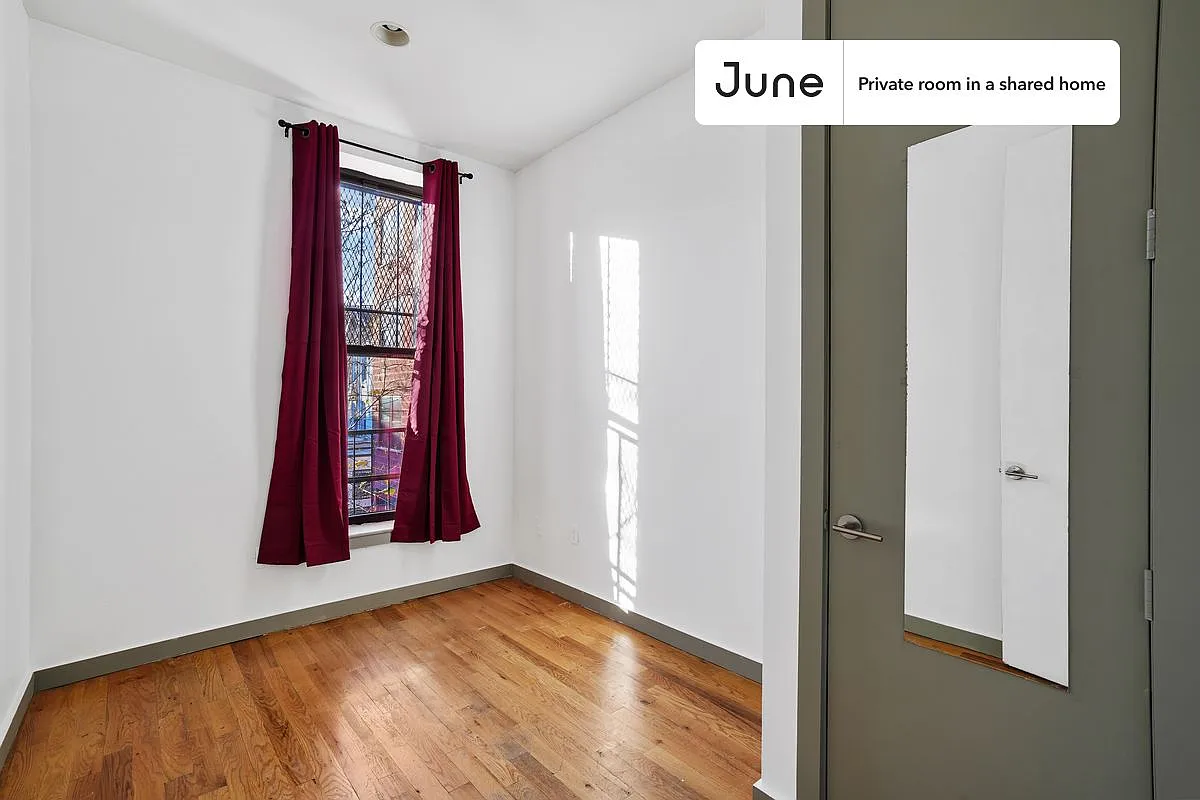 Building Photo - 310 Tompkins Ave #D