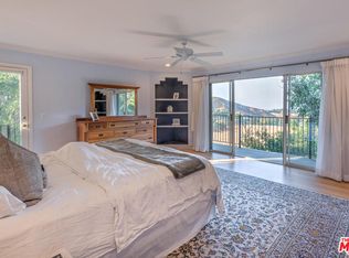 3556 Elm Dr, Calabasas, CA 91302