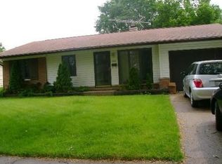 983 Elmwood Ln, Elk Grove Village, IL 60007