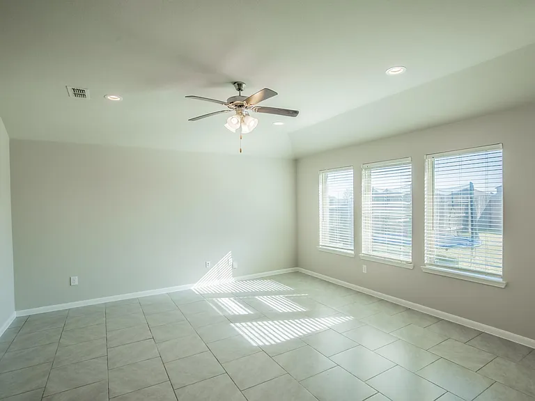 1407 Wheatland Terrance Ln — Photo 18