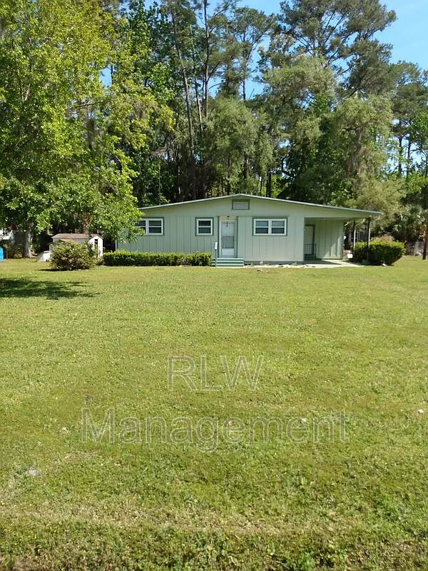 2 bed, 1.0 bath, 864 sqft, $1,950 — Photo 1