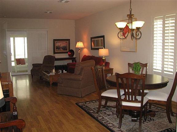 LIVING/DINING