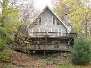 6988 Lamor Rd, Sharpsville, PA 16150