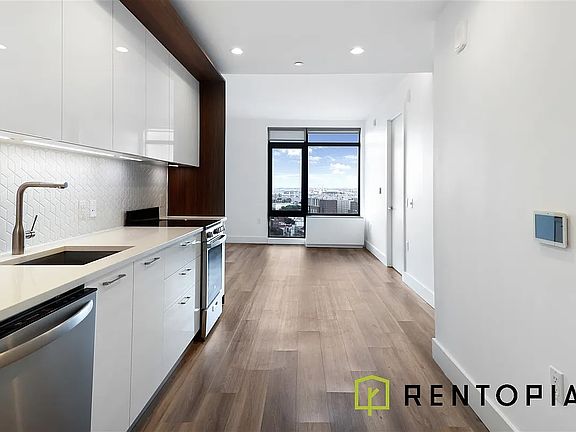5th image of 224 E 135th St #1610S