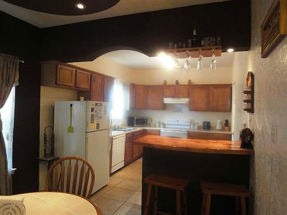 4th image of 840 Lakeside Dr