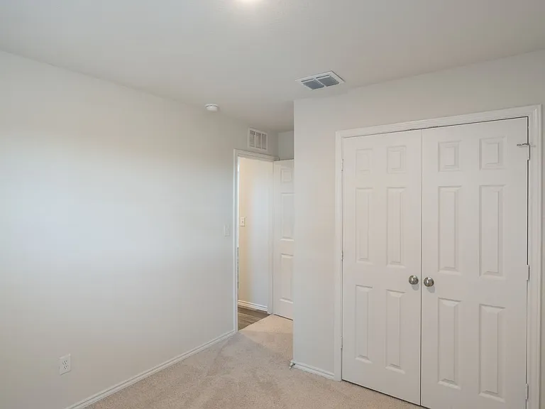 6319 Antares — Photo 18