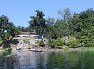 626 Lakeside Ave, Andover, NJ 07821