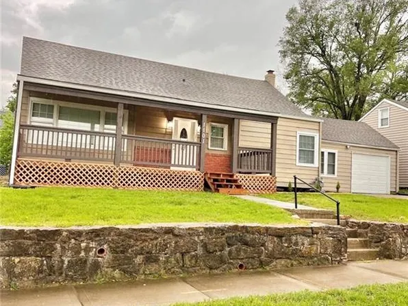 1101 Parker Ave, Osawatomie, KS 66064