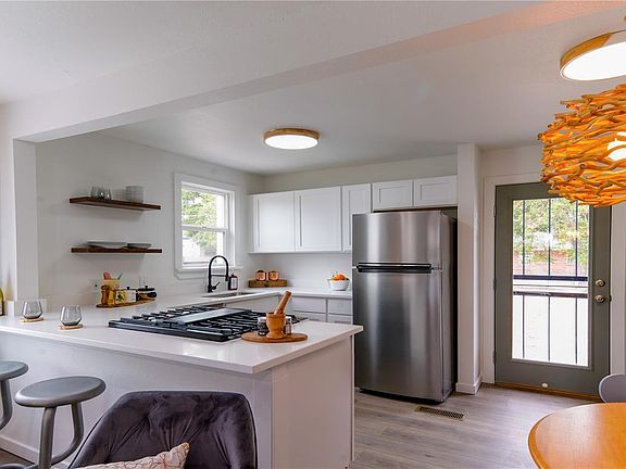 5th image of 3601 N Saint Paul St