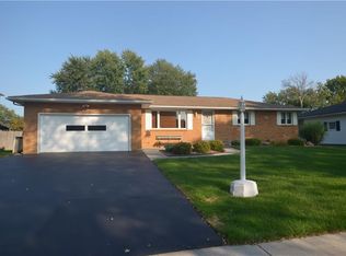 70 Debby Ln, Rochester, NY 14606