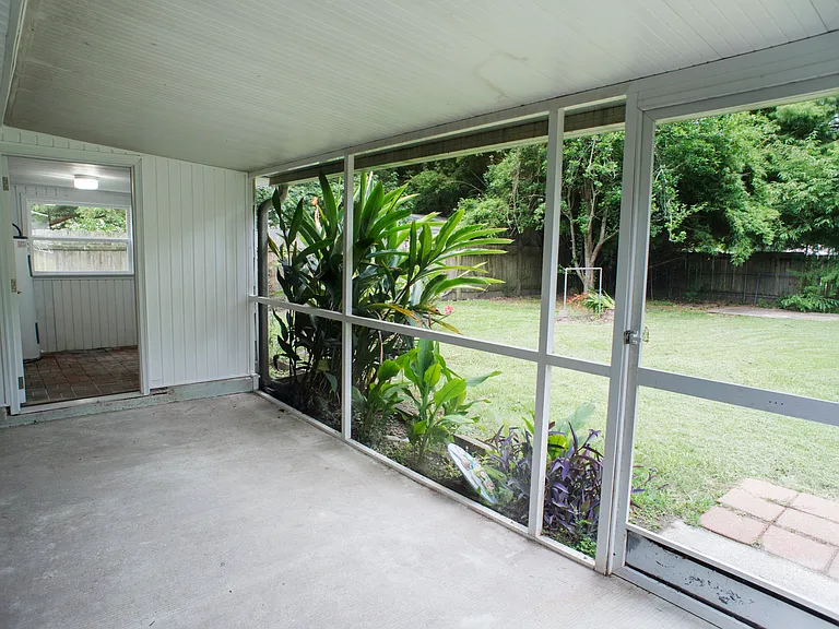 109 Walnut St — Photo 14